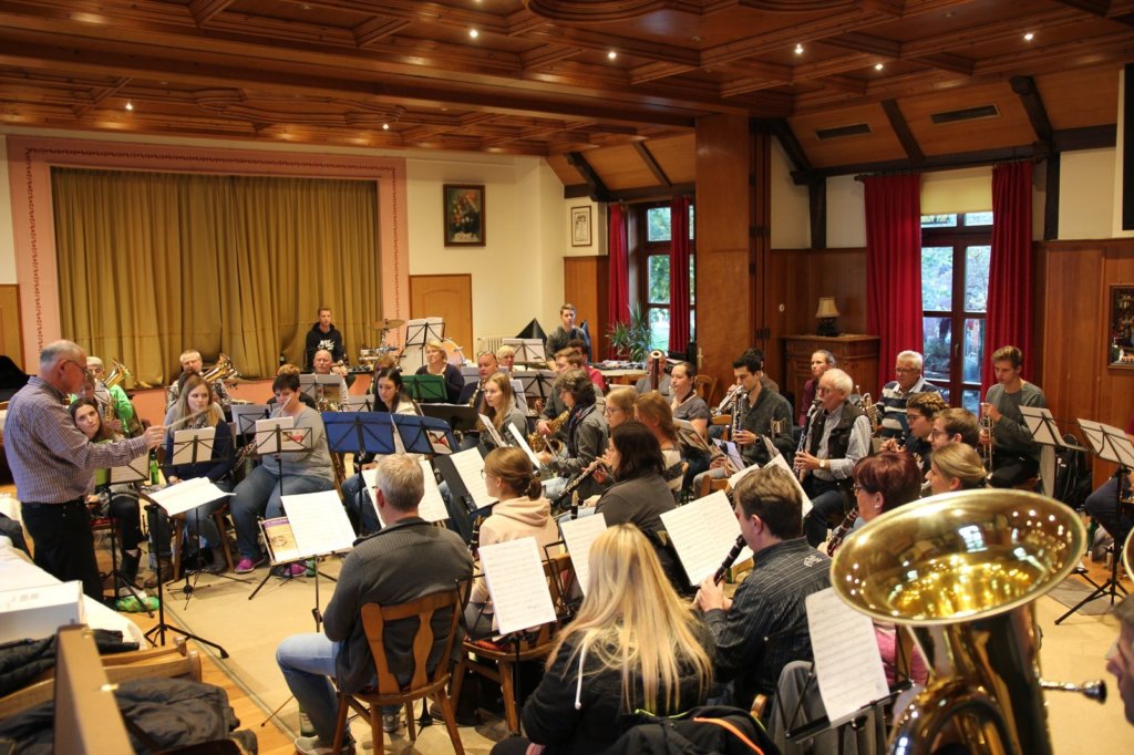 Das Orchester bei der Probenarbeit Das Orchester bei der Probenarbeit