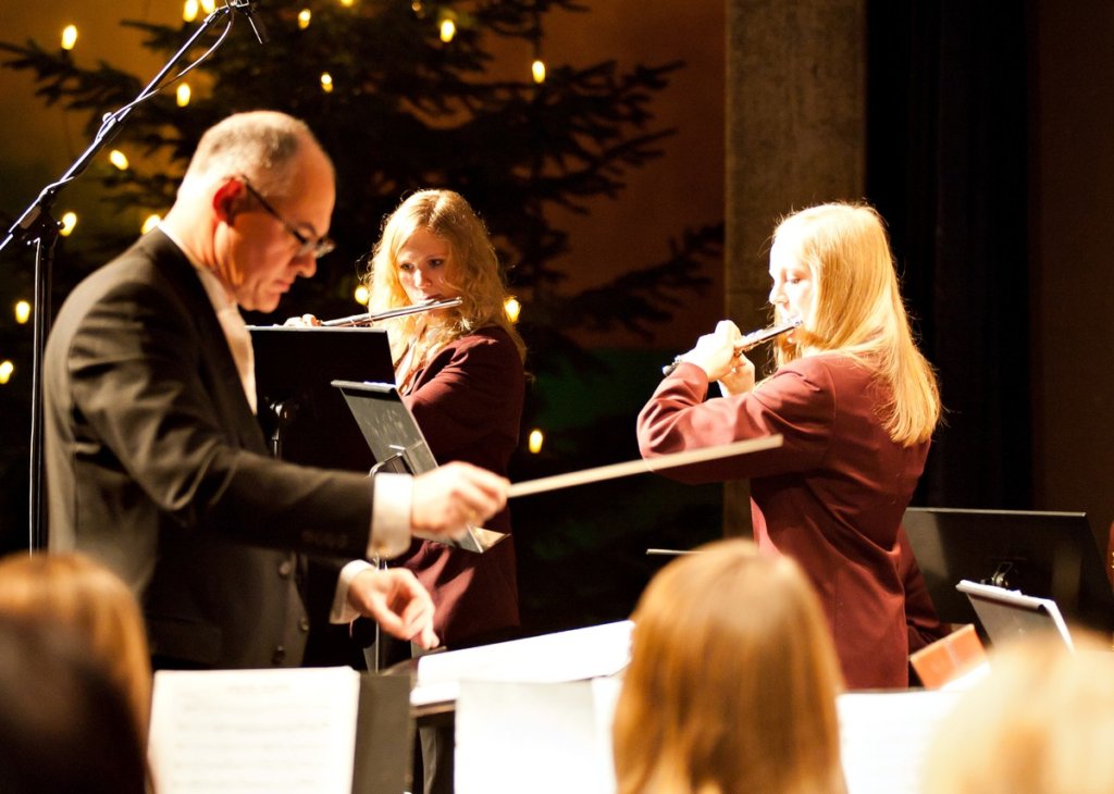 Laura Fischer und Carmen Hügemann (Querflöte)